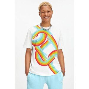 Fabletics Women's The Pride R&R Tee Short Sleeve Crewneck White Sz L Athleasure